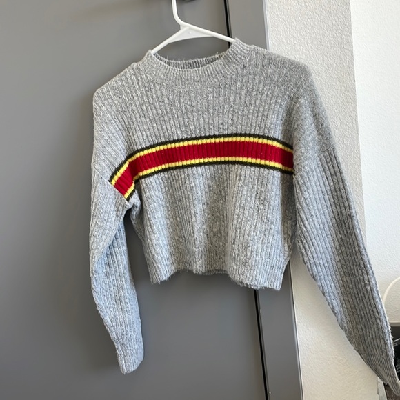 Forever 21 Sweaters - Forever 21 Cropped sweater, grey stripe